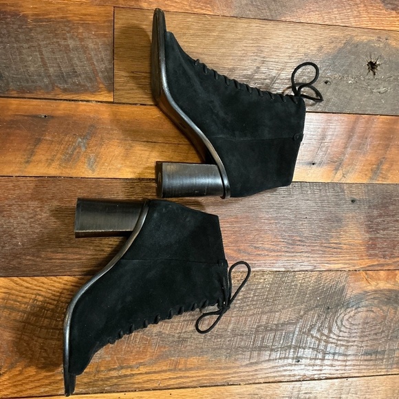 Frye Amy Black Suede Peep Toe Lace-Up Booties Size 8.5 - Picture 12 of 14